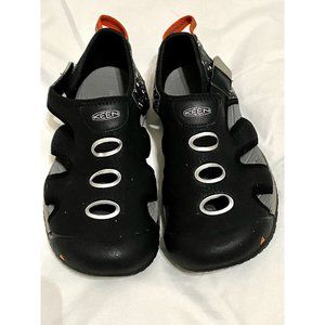 Keen Youth Size 3 Hiking Trail Water Resistant Shoes - Comfortable and Durable